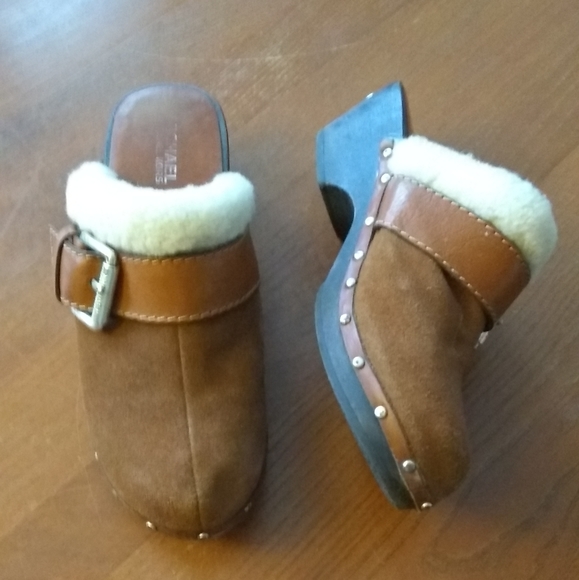 faux fur lined clogs